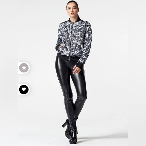 Blanc Noir Abstract Black & White Print Reversible Bomber Jacket EUC Medium EUC - Picture 5 of 5